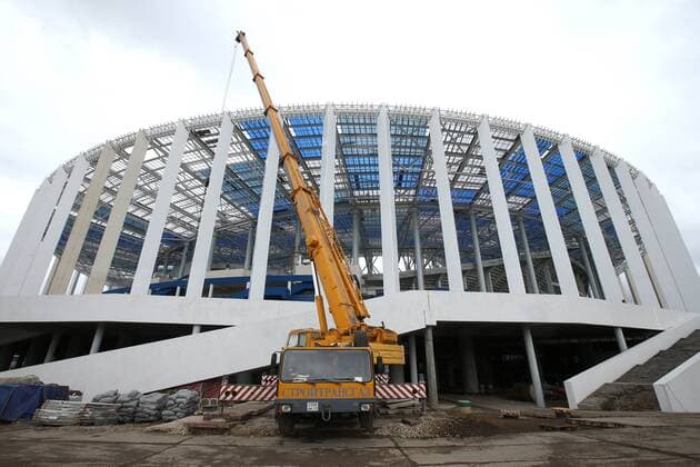NIZHNY NOVGOROD, RUSSIA - SEPTEMBER 30, 2017: A construction machine seen outside Nizhny Novgorod Stadium, one of the venues of the upcoming 2018 FIFA World Cup WM Weltmeisterschaft Fussball Alexander Ryumin TASS  TS062879