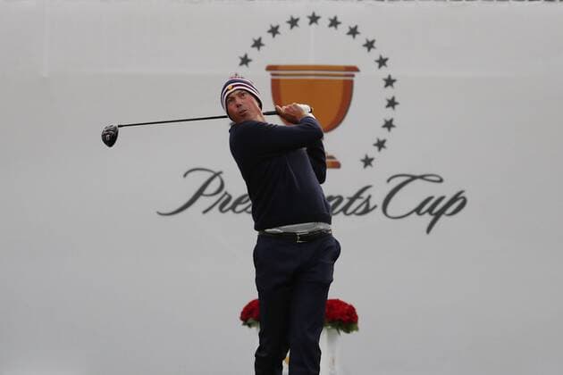 JERSEY CITY, NJ - SEPTEMBER 30: USA golfer Matt Kuchar tees off on the first hole during the third round of the Presidents Cup at Liberty National Golf Club on September 30, 2017 in Jersey City, New Jersey. (Photo by Brian Spurlock Icon Sportswire) GOLF: SEP 30 PGA Golf Herren - The Presidents Cup - Third Round Icon170930255 EDITORIAL USE ONLY