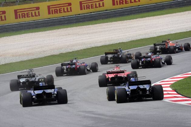 01.10.2017 - Race, Start of the race, Sebastian Vettel (GER) Scuderia Ferrari SF70H Malaysian Grand Prix, Sepang 28 September - 1 October 2017 01.10.2017 - Race, Start of the race, Sebastian Vettel (GER) Scuderia Ferrari SF70H 