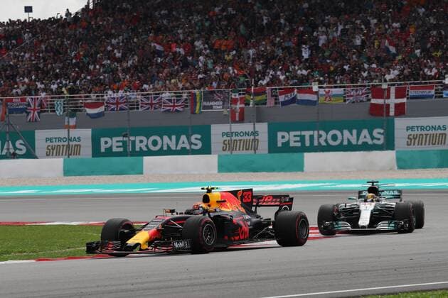 01.10.2017 - Race, Max Verstappen (NED) Red Bull Racing RB13 leads Lewis Hamilton (GBR) Mercedes AMG F1 W08 Malaysian Grand Prix, Sepang 28 September - 1 October 2017 01.10.2017 - Race, Max Verstappen (NED) Red Bull Racing RB13 leads Lewis Hamilton (GBR) Mercedes AMG F1 W08 