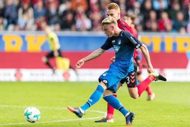 Bundesliga 7. Spieltag: SC Freiburg gegen TSG 1899 Hoffenheim Tor 1:0 für TSG 1899 Hoffenheim durch Robin Hack (TSG 1899 Hoffenheim Nr. 37) bei Bundesliga 7. Spieltag: SC Freiburg gegen TSG 1899 Hoffenheim am 01.10. 2017 in Freiburg (Schwarzwald Stadion), Deutschland, Photo: Ulf Schiller 2017 BEAUTIFUL SPORTS xUSx