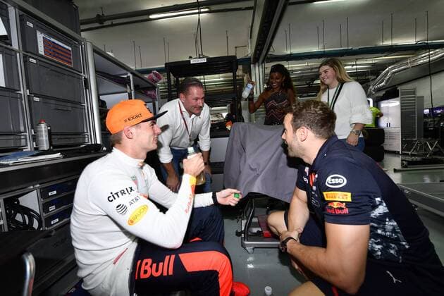 Motorsports: FIA Formula One World Championship WM Weltmeisterschaft 2017, Grand Prix of Malaysia, 33 Max Verstappen (NLD, Red Bull Racing) with his father Jos Sepang Malaysia