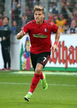 SC Freiburg - TSG 1899 Hoffenheim Deutschland, Freiburg, 01.10.2017, Fussball, Bundesliga, Saison 2017 2018, 7. Spieltag, SC Freiburg - TSG 1899 Hoffenheim: Florian Niederlechner (SC Freiburg); Jubel Tor 1:1 Niederlechner.