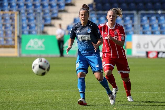 v.li.: Nicole Billa (TSG, 16), Kristin Demann (FCB, 4), Aktion, Action, Spielszene, Fussball, Allianz Frauen-Bundesliga, TSG 1899 Hoffenheim - FC Bayern München, xozx