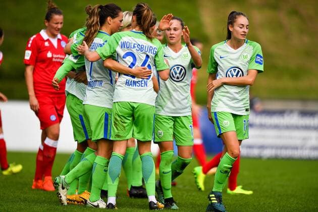 Jubel, Freuen, celebrate, happy, cheer , Goal Celebration VFL Wolfsburg 0:1, Fussball, Allianz Frauen-Bundesliga, MSV Duisburg - VFL Wolfsburg, xmkx