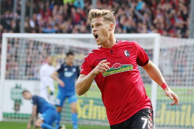 Florian Niederlechner (Freiburg) bejubelt den 1:1 Ausgleichstreffer - 1. BL: 17-18 - 7. Spieltag - SC Freiburg vs. TSG 1899 Hoffenheim Freiburg Copyright: xEIBNERx xJoachimxHahnex EP_jhe
