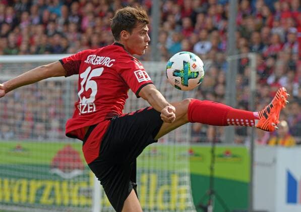 SC Freiburg vs TSG 1899 Hoffenheim Freiburg, Schwarzwald Stadion, 1.10.2017 13:30 Uhr; Fu?ball 1. Bl Saison 2017-2018 7. Spieltag Pasdcal STENZEL, SC Freiburg Foto- und alle