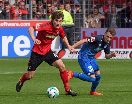 SC Freiburg vs TSG 1899 Hoffenheim Freiburg, Schwarzwald Stadion, 1.10.2017 13:30 Uhr; Fu?ball 1. Bl Saison 2017-2018 7. Spieltag Ça?lar Caglar Söyüncü Soeyuencue, SC Freiburg; Dennis Geiger, Hoffenheim Foto- und alle