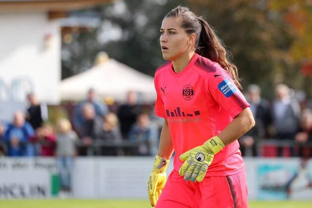 Lisa Weiß (Lisa Weiss, Torwart, SGS, 1), Einzelbild, Aktion, Action, Fussball, Allianz Frauen-Bundesliga, SC Sand - SGS Essen, xozx