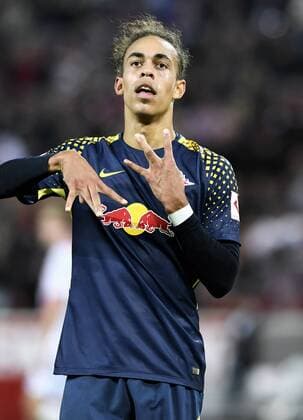 Bilder des Tages - SPORT Fussball, Bundesliga, Deutschland, Herren, Saison 2017 2018, 7. Spieltag, Rhein Energie Stadion Köln, 1. FC Köln (weiss) - RB Leipzig (blau) 1:2; Jubel Yussuf Poulsen (Leipzig) nach seinem Tor zum 0:2. Jubel, Freude, Aktion.