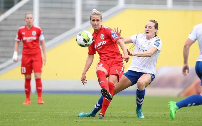 01.10.2017 xcex Deutschland, Jena, Fussball, Frauenfussball Allianz Frauen-Bundesliga Saison 2017 2018 FF USV Jena gegen 1. FFC Frankfurt Sophie Schmidt (Frankfurt) gegen Hannah Keane (Jena)