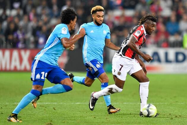 07 Allan SAINT MAXIMIN nice 18 JORDAN AMAVI om FOOTBALL Nice vs Marseille Ligue 1 Conforama 01 10 2017 FEP Panoramic 
