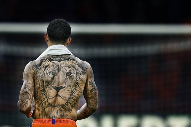 AMSTERDAM, Stadion Arena , 28-03-2017 , oefeninterland Nederland - Italie 1-2. Memphis Depay met tatoes tatoeages Nederland - Italie *** AMSTERDAM Stadium Arena 28 03 2017 oefeninterland Netherlands Italy 1 2 Memphis Depay with tattoo tattoos Netherlands Italy football 