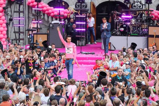 MAASTRICHT 31 05 2017 cycling celebration Giro d Italia winner Tom Dumoulin on the Maastricht market Tom thanks for the last time his fans Hate Tom Dumoulin