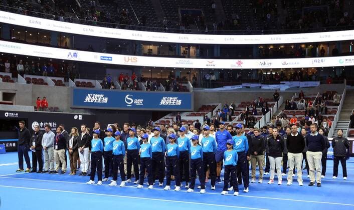 Bilder des Tages - SPORT BEIJING, CHINA - OCTOBER 03: People stand in silence to mourn for the Las Vegas shooting at a court on day four of 2017 China Open on October 3, 2017 in Beijing, China.  Copyright: xVCGx CFP111129005206 