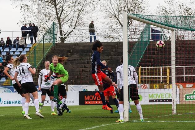 Bilder des Tages - SPORT 04.10.2017, Konin , UEFA Women s Champions League, Medyk Konin - Olympique Lyon, Liga Mistrzyn Kobiet , N Z Wendie Renard (Olympique) gol bramka , FOT. Adam Jastrzebowski newspix.pl --- Newspix.pl FRANCE OUT!  20171004_awj_1649