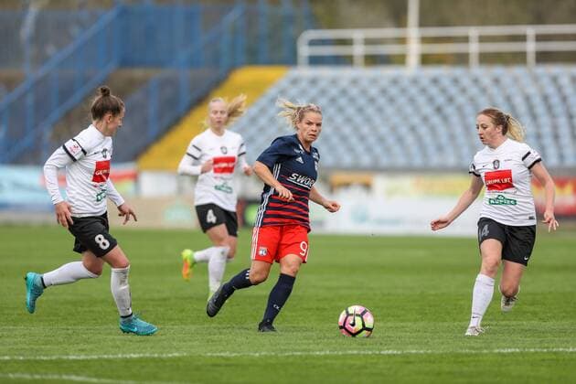 2017.10.04 Konin Pilka nozna kobiet Liga Mistrzyn sezon 2017 2018 KKPK Medyk Konin - Olympique Lyon N z Natalia Chudzik (Medyk) , Eugenie Le Sommer (Olympique) , Lynch Casidee (Medyk) Foto Pawel Jaskolka PressFocus 2017.10.04 Konin Football UEFA Women s Champions League season 2017 2018 KKPK Medyk Konin - Olympique Lyon Credit: Pawel Jaskolka PressFocus NEWSPIX.PL --- Newspix.pl FRANCE OUT!  20171004_PF_PJ012