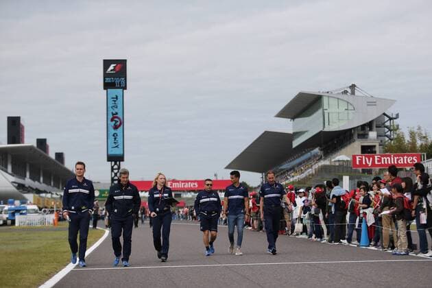 05.10.2017- Pascal Wehrlein (GER) Sauber C36 walks the circuit Japanese Grand Prix, Suzuka 05 - 08 October 2017 05.10.2017- Pascal Wehrlein (GER) Sauber C36 walks the circuit 