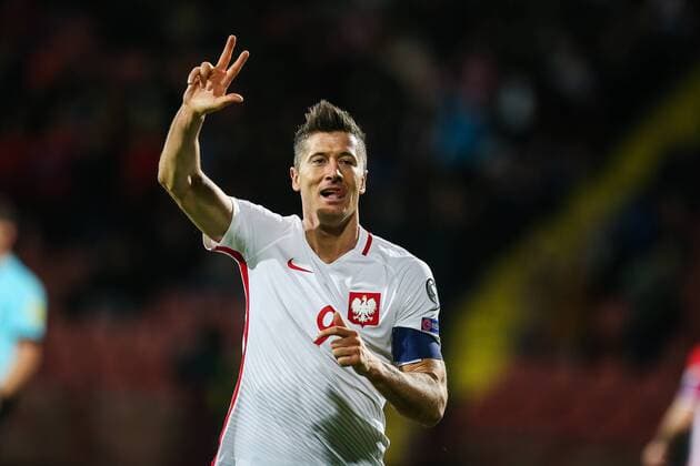 Themen der Woche - SPORT Bilder des Tages - SPORT October 5, 2017 - Yerevan, Armenia - Robert Lewandowski of Poland celebrates scoring his third goal during the FIFA 2018 World Cup Qualifier between Armenia and Poland on October 5, 2017 in Yerevan, Armenia. Armenia v Poland - FIFA 2018 World Cup Qualifier  - ZUMAn230 20171005_zaa_n230_319 Copyright: xFotoxOlimpikx