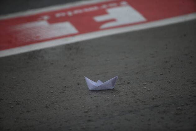 06.10.2017- Free Practice 2, Teams make toy-boat and play with it in the rain Japanese Grand Prix, Suzuka 05 - 08 October 2017 06.10.2017- Free Practice 2, Teams make toy-boat and play with it in the rain 