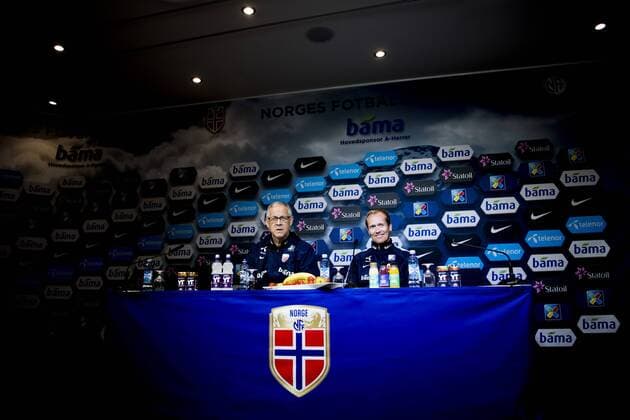 171006 Lars Lagerbäck, head coach of Norway, and Svein Graff, Communications director of the Norwegian Football Association (NFF), during a press conference PK Pressekonferenz on October 6, 2017 in Oslo. Photo: Jon Olav Nesvold BILDBYRN kod JE 160037  Copyright: JONxOLAVxNESVOLD BB171006BB080