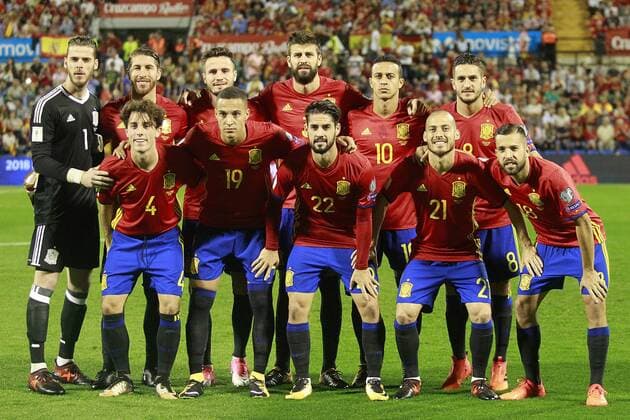 Spain s team photo with David De Gea, Sergio Ramos, Saul Niguez, Gerard Pique, Thiago Alcantara, Koke Resurreccion, Alvaro Odriozola, Rodrigo Moreno, Isco Alarcon, David Jimenez Silva and Jordi Alba during FIFA World Cup WM Weltmeisterschaft Fussball 2018 Qualifying Round match. October 6,2017.  (2017100640)