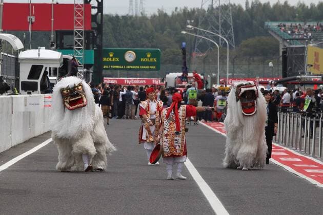 07.10.2017- japanese show in pitlane Japanese Grand Prix, Suzuka 05 - 08 October 2017 07.10.2017- japanese show in pitlane 