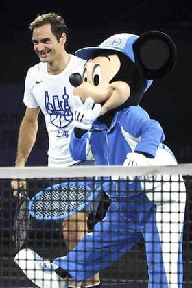 SHANGHAI, CHINA - OCTOBER 07: Roger Federer of Switzerland attends a friendly tennis match with Disney characters Mickey mouse and Goofy ahead of the 2017 Shanghai Rolex Masters on October 7, 2017 in Shanghai, China.  Copyright: xVCGx CFP111129334279 