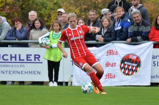 Carina Wenninger (FC Bayern Muenchen) Alberweiler, Deutschland, 07.10.2017, Fussball, DFB-Pokal der Frauen, SV Alberweiler - FC Bayern München, xklx