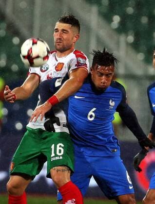 Fußball, WM Quali, Bulgarien - Frankreich 07.10.2017 Sofia Bulgaria-France FIFA World Cup WM Weltmeisterschaft Fussball Russia 2018 European qualifiers men s football Andrej Galabinov(L) Bulgaria,Corentin Tolisso(r) France :Str 