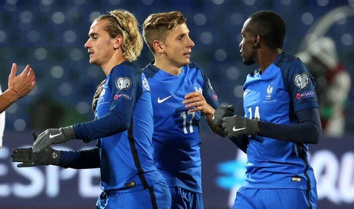 Fußball, WM Quali, Bulgarien - Frankreich 07.10.2017 Sofia Bulgaria-France FIFA World Cup WM Weltmeisterschaft Fussball Russia 2018 European qualifiers men s football Antoine Griezmann(L),Lucas Digne(c) France :Str 