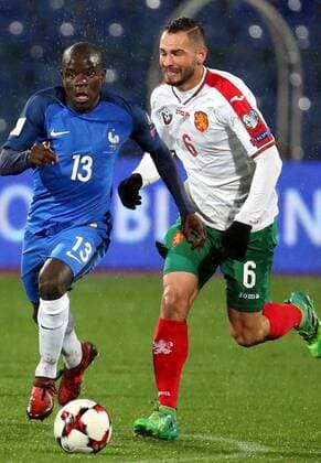 Fußball, WM Quali, Bulgarien - Frankreich 07.10.2017 Sofia Bulgaria-France FIFA World Cup WM Weltmeisterschaft Fussball Russia 2018 European qualifiers men s football N Golo Kante(L) France,Simeon Slavchev(r) Bulgaria :Str 