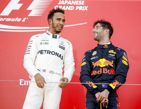 Motorsports: FIA Formula One World Championship WM Weltmeisterschaft 2017, Grand Prix of Japan, 44 Lewis Hamilton (GBR, Mercedes AMG Petronas Formula One Team), 3 Daniel Ricciardo (AUS, Red Bull Racing), Suzuka Japan