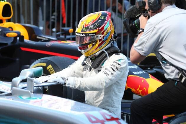 08.10.2017-Celebration in parc fermee, Lewis Hamilton (GBR) Mercedes AMG F1 W08 Japanese Grand Prix, Suzuka 05 - 08 October 2017 08.10.2017-Celebration in parc fermee, Lewis Hamilton (GBR) Mercedes AMG F1 W08 