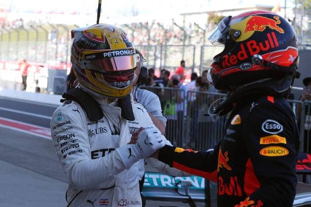08.10.2017- Lewis Hamilton (GBR) Mercedes AMG F1 W08 and Max Verstappen (NED) Red Bull Racing RB13 Japanese Grand Prix, Suzuka 05 - 08 October 2017 08.10.2017- Lewis Hamilton (GBR) Mercedes AMG F1 W08 and Max Verstappen (NED) Red Bull Racing RB13 