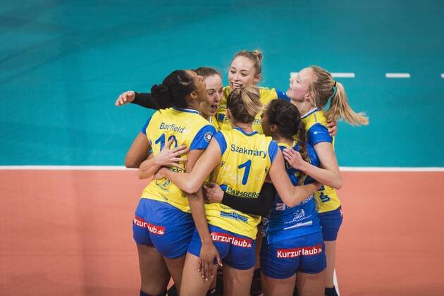 Hannover, Deutschland, 08.10.2017: Jubel Schwerin beim Spiel zwischen SSC Palmberg Schwerin und Allianz MTV Stuttgart beim Volleyball Supercup 2017.