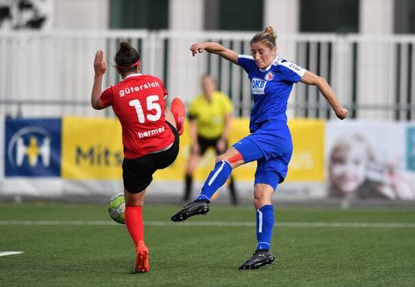 Bianca Schmidt (Potsdam, 20) schiesst aufs Tor, DFB Pokal der Frauen , FSV Gütersloh - 1.FFC Turbine Potsdam, xmkx