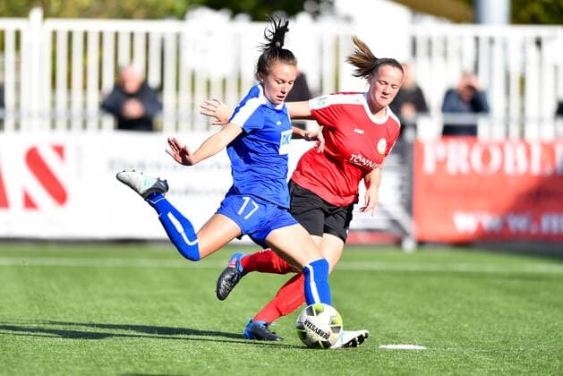 Viktoria Schwalm (Potsdam, 17) beim Torschuss, DFB Pokal der Frauen , FSV Gütersloh - 1.FFC Turbine Potsdam, xmkx