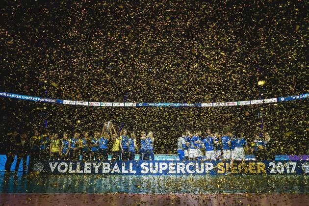 Hannover, Deutschland, 08.10.2017: SSC Palmberg Schwerin und VfB Friedrichshafen gewinen den Volleyball Supercup 2017.