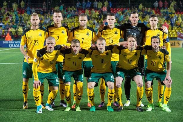 (171009) -- VILNIUS, Oct. 9, 2017 -- Players of Lithuania pose for a group photo before the FIFA World Cup WM Weltmeisterschaft Fussball European Qualifying Group F match between Lithuania and England in Vilnius, Lithuania, on Oct. 8, 2017. ) (SP)LITHUANIA-VILNIUS-WORLD CUP QUALIFIER-LITHUANIA VS ENGLAND AlfredasxPliadis 