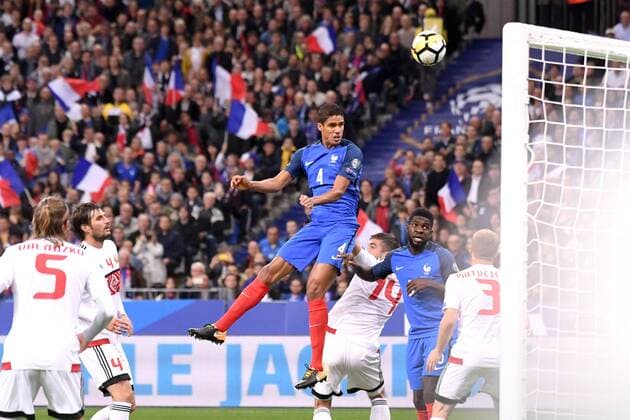 04 Raphael Varane fra 05 Samuel Umtiti fra FOOTBALL France vs Bielorussie Qualifications Coupe du Monde 2018 10 10 2017 AnthonyBIBARD FEP Panoramic 