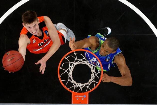 David Kraemer ( ratiopharm ulm ) Josh Owens ( Tofas Bursa ), ratiopharm ulm vs. Tofas Bursa, 7DAYS EuroCup, Basketball, 10.10.2017, Neu Ulm Copyright: xLangerx xEibner-Pressefotox EP_HLR