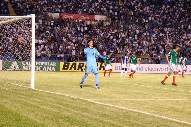 October 10 2017 EUM20171010DEP36 JPG SAN PEDRO SULA Honduras SoccerFutbol Eliminatorias Concacaf Acciones del partido entre Honduras y Mexico en el Estadio Metropolitano de San Pedro Sula el martes 10 de octubre de 2017 correspondiente a la ultima fecha de las eliminatorias de Concacaf rumbo al Mundial de Rusia 2018 Foto Agencia EL UNIVERSALGerardo Velazquez de LeonEVZ Latin News October 10 2017  - ZUMAu78_ 20171010_zaf_u78_087 Copyright: xElxUniversalx