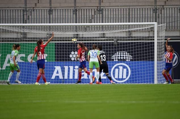Sara Bjoerk Gunnarsdottir Wolfsburg 7 reached goal to 2 0 against Torfrau Andrea Paraluta Madrid Football UEFA Women Champions League VfL Wolfsburg Atletico Madrid xPW001F2Px