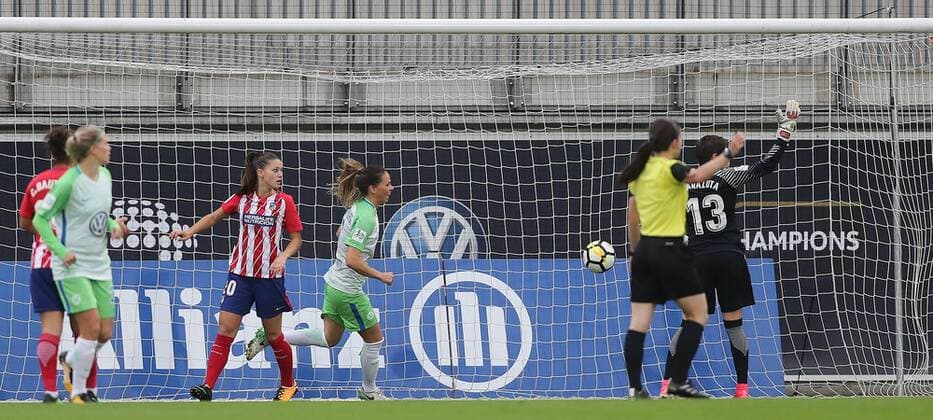 2 0 through Sara Bjoerk Gunnarsdottir VfL Wolfsburg