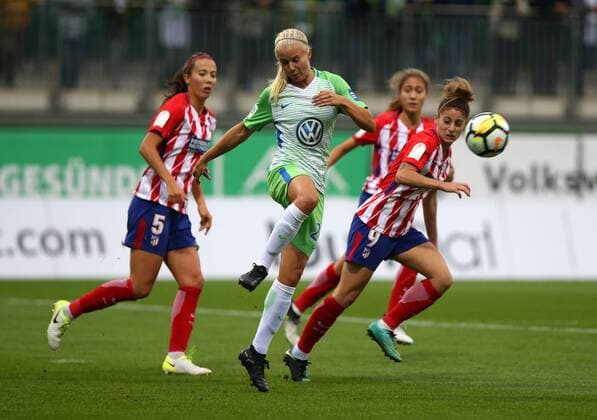 Wolfsburg vs Atletico Madrid CL Women Wolfsburg Germany 11 10 2017 Football VfL Wolfsburg vs Atletico Madrid 1 32 Final UEFA Women Champions League Season 2017 18 Picture shows Pernille Harder VfL Wolfsburg Wolfsburg