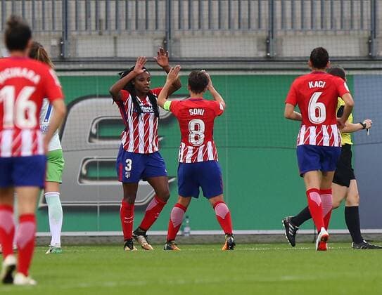 Wolfsburg vs Atletico Madrid CL Women Wolfsburg Germany 11 10 2017 Football VfL Wolfsburg vs Atletico Madrid 1 32 Final UEFA Women Champions League Season 2017 18 Picture shows Ludmila there Silva Atletico Madrid cheering with the Team After her goal to 5 1 Wolfsburg