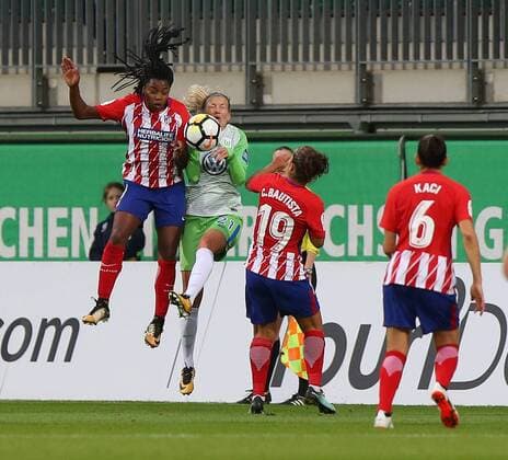 Wolfsburg vs Atletico Madrid CL Women Wolfsburg Germany 11 10 2017 Football VfL Wolfsburg vs Atletico Madrid 1 32 Final UEFA Women Champions League Season 2017 18 Picture shows Lara Dickenmann VfL Wolfsburg Wolfsburg