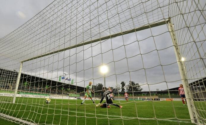 Pernille Harder Wolfsburg 22 reached goal against Torfrau Andrea Paraluta Madrid Football UEFA Women Champions League VfL Wolfsburg Atletico Madrid xPW001F2Px