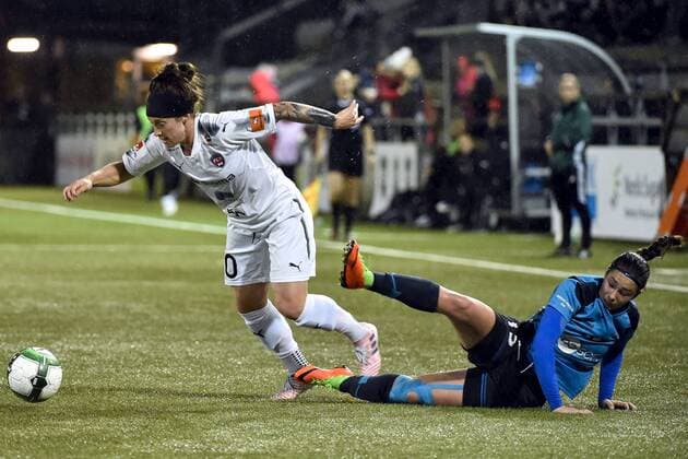 171011 Rosengards Ella Masar McLeod och Olimpia Clujs Melinda M. Nagy under fotbollsmatchen i Champions League mellan Rosengard och Olimpia Cluj den 11 oktober 2017 i Malmö.  Copyright: ChristianxÖrnberg BB171011CO005